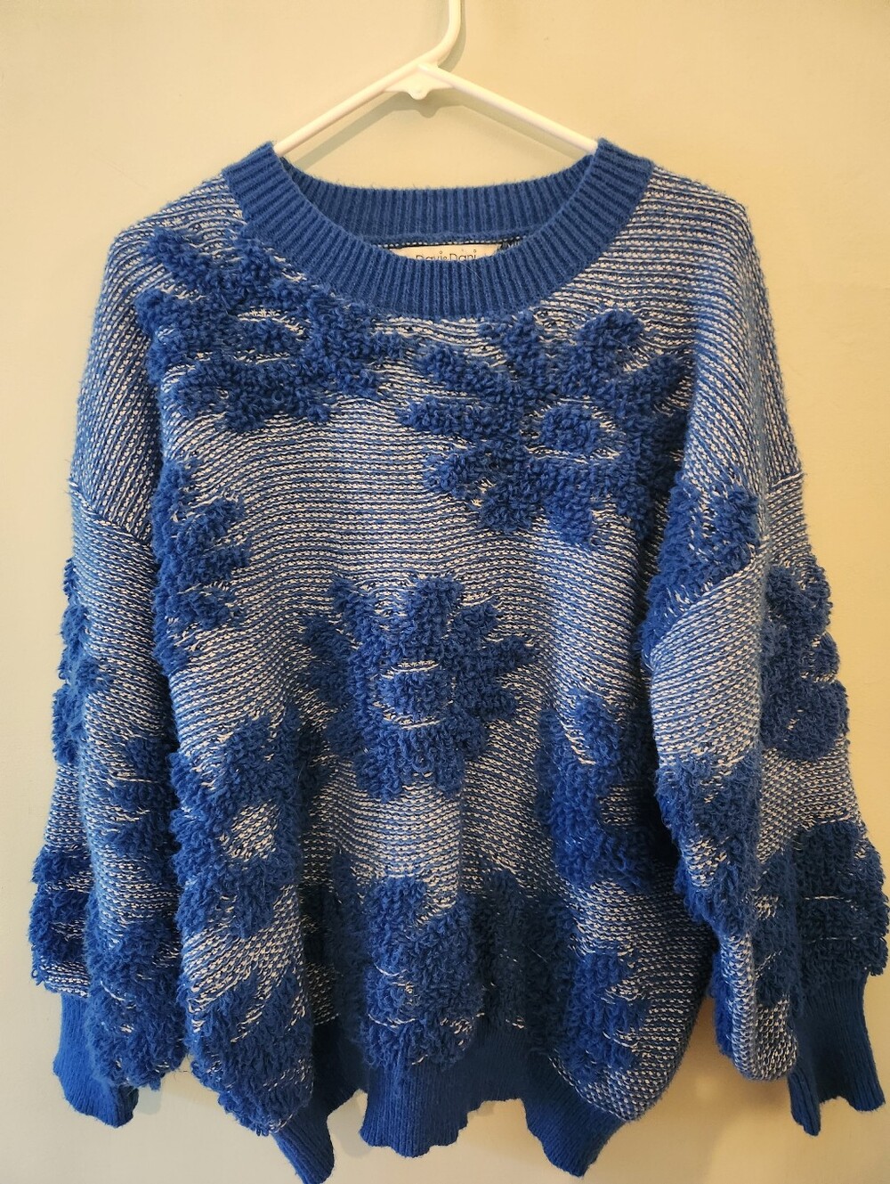 DAVI & DANI Blue Textured Floral Crewneck Sweater